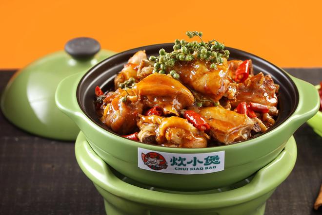 小煲：食材搭配的匠心独运z6尊龙网站登录入口炊(图2)